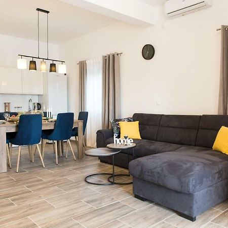 Villa Nava Бенковац Екстериор снимка
