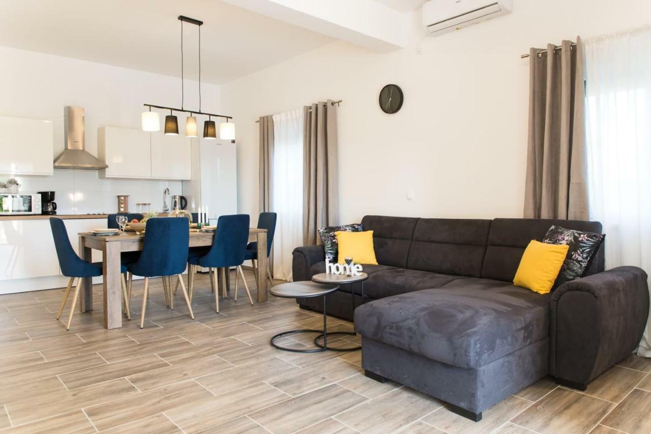 Villa Nava Бенковац Екстериор снимка
