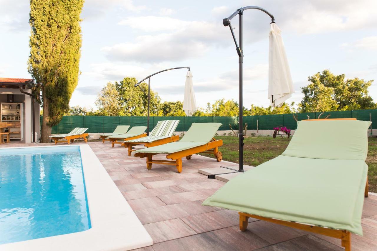 Villa Nava Бенковац Екстериор снимка